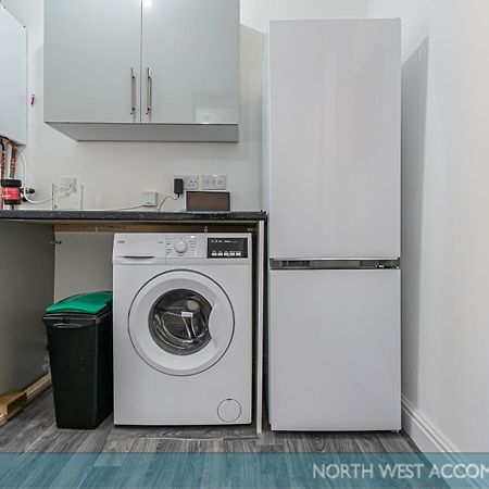 Wellfield Serviced Accommodation Warrington Exterior photo